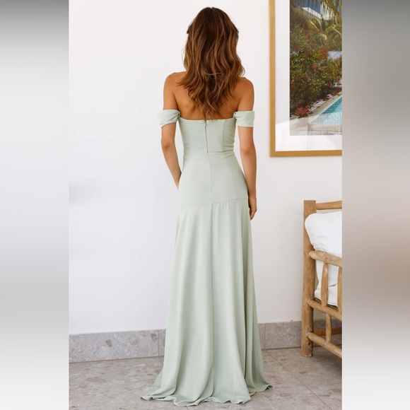 Gorgeous Hello Molly size small sage maxi dress - Picture 3 of 6